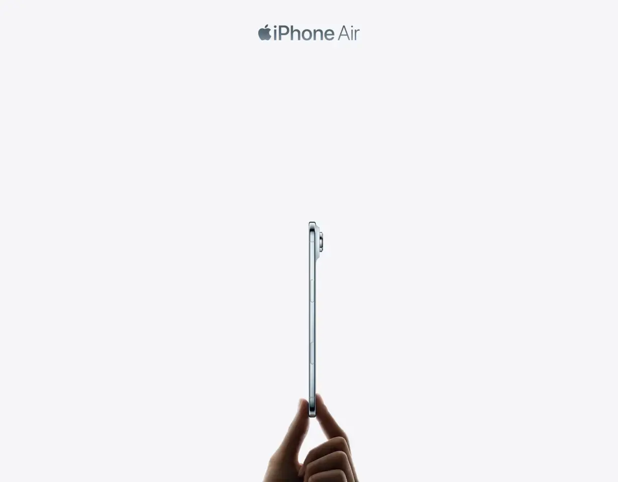 Hinweisbild, auf welchem eine Hand ein iPhone Air hält.