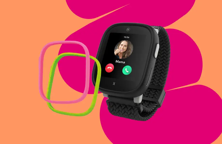 Produktbild Kids Watch XPLORA mit schwarzem Gehäuse und schwarzem Band; zwei alternative Gehäusefarben (neonpink, neongrün).