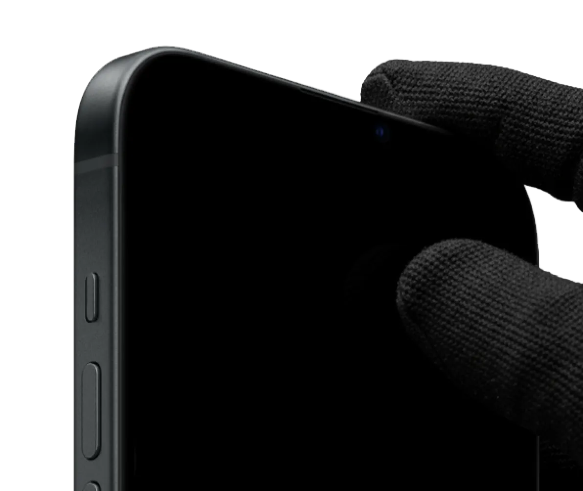 Eine Hand greift nach einem Handy