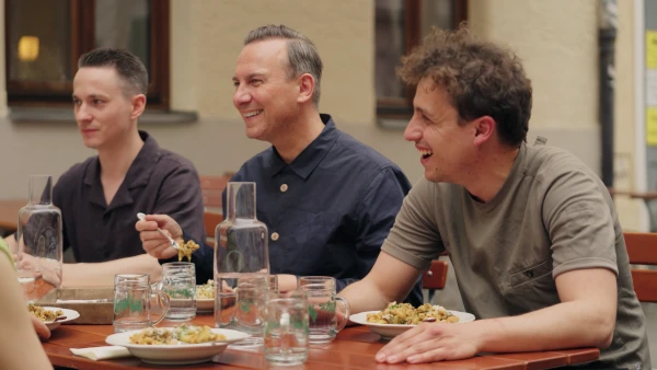 Tim Raue isst! Staffel 2 Episode 3 - Bestes Gulasch