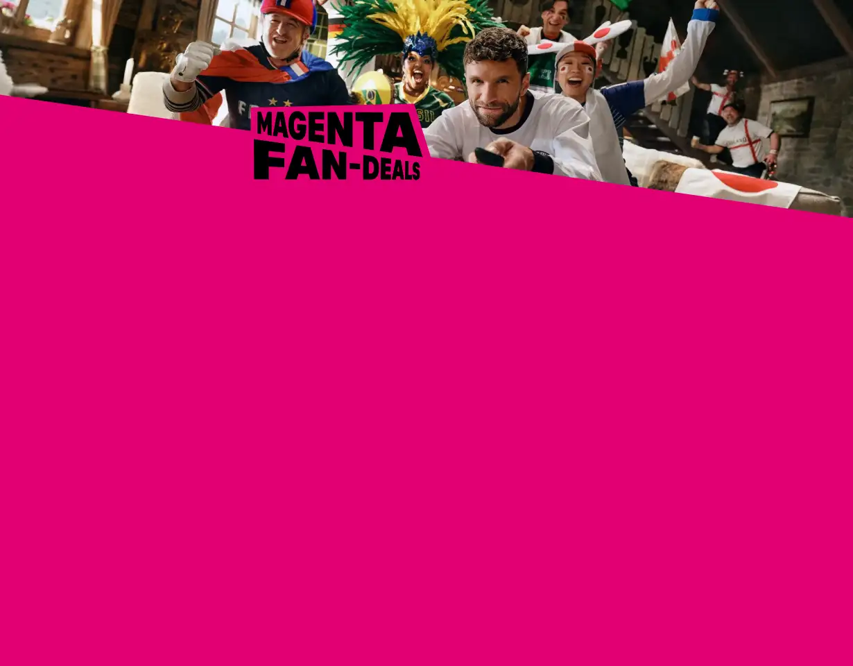 Magenta Fan-Deals - Thomas Müller feiert mit Fans aller Länder