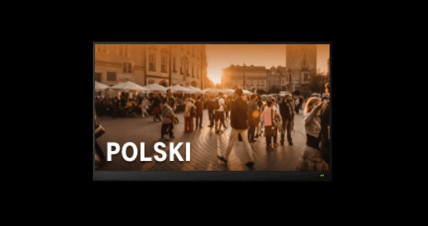 Menschen auf einem belebten Platz in Polen